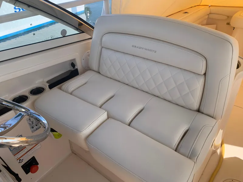 Slide: The Image of 24-Helm seat - 23