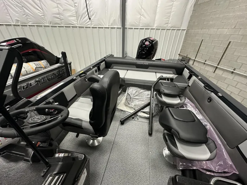 Slide: The Image of Crestliner CSF205 2025 - 7