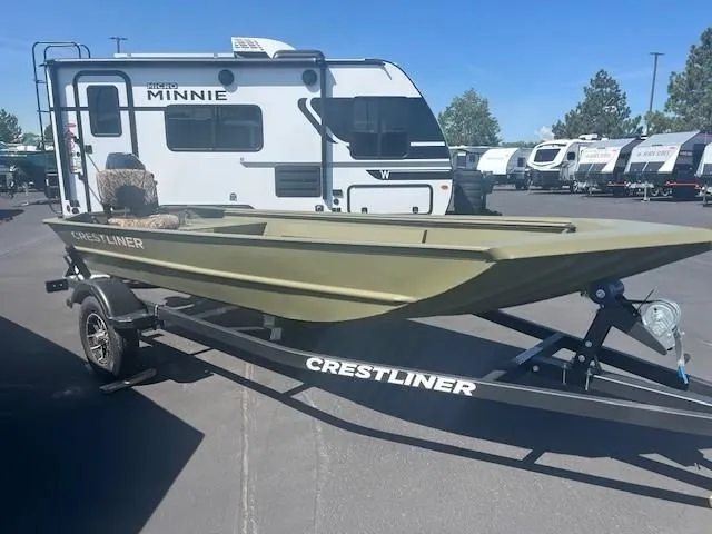 Slide: The Image of Crestliner C1546T 2025 - 6