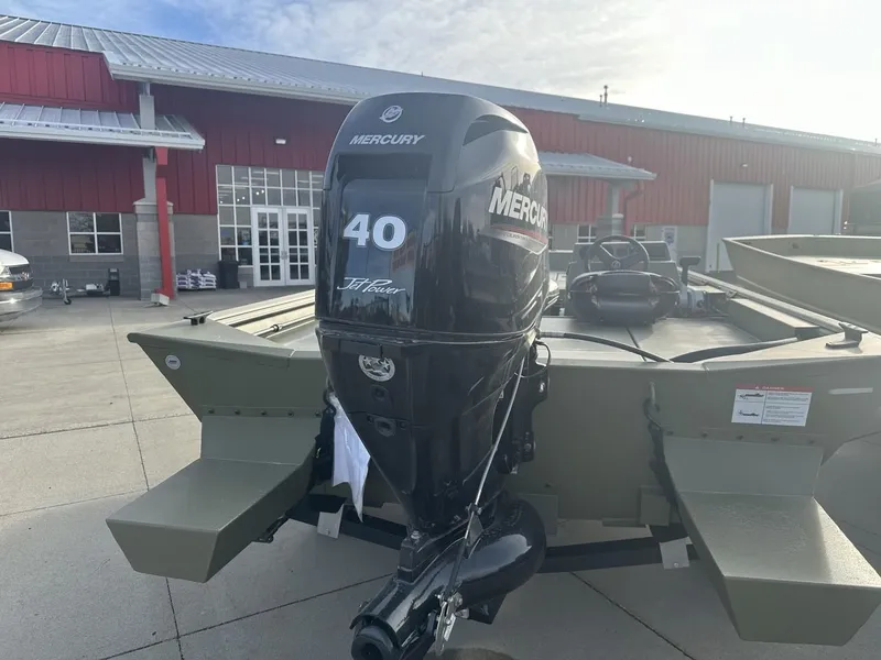 Slide: The Image of Crestliner CRESTLINER 1660 Retriever Side Console 2025 - 5