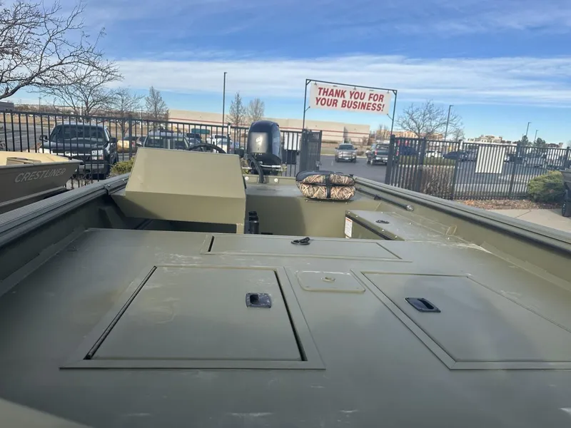 Slide: The Image of Crestliner CRESTLINER 1660 Retriever Side Console 2025 - 9