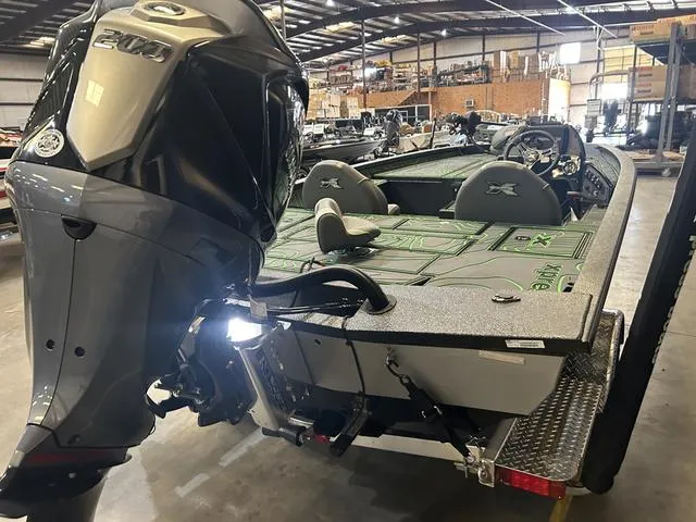 Slide: The Image of Xpress X19 Pro Bass W/Yamaha 200 "SHO" 2025 - 4