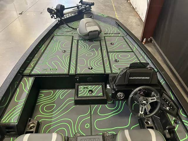 Slide: The Image of Xpress X19 Pro Bass W/Yamaha 200 "SHO" 2025 - 6