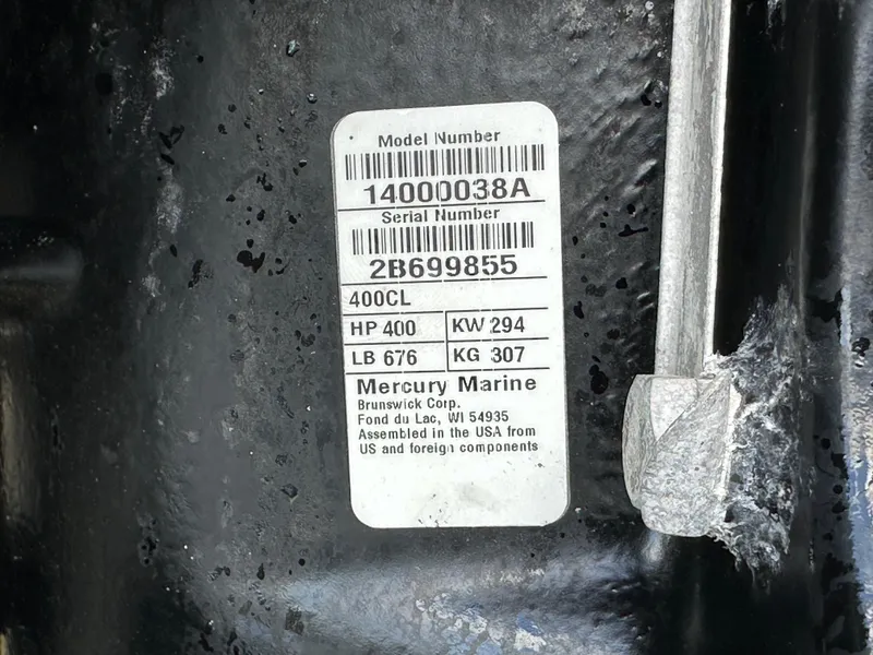 Slide: The Image of Label on Mercury Marine engine, 400 HP, for 2020 Boston Whaler 420 Outrage. - 31