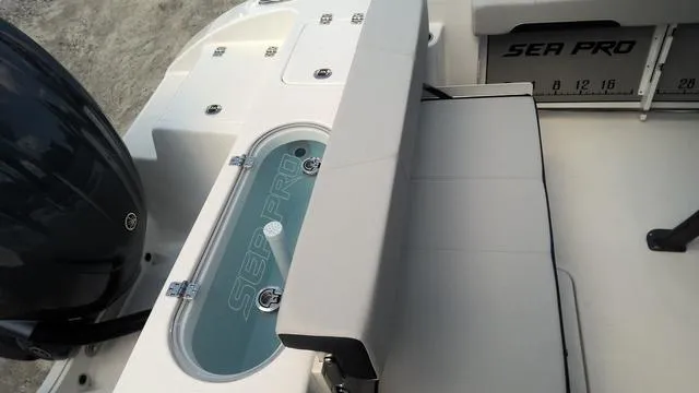 Slide: The Image of Sea Pro 242 Center Console 2025 - 10