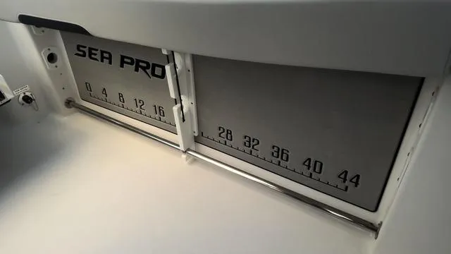 Slide: The Image of Sea Pro 242 Center Console 2025 - 15