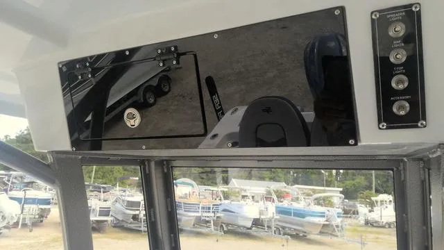 Slide: The Image of Sea Pro 242 Center Console 2025 - 8