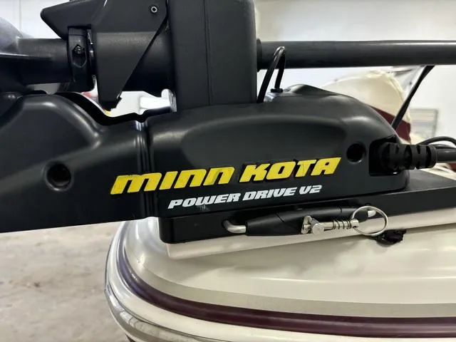 Slide: The Image of Minn Kota Power Drive V2 motor on 2013 Tahoe Q5i SF boat. - 24