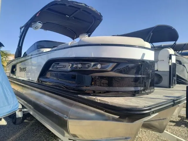 Slide: The Image of Tahoe Grand Tahoe LTD Versatile Rear Bench Windshield 25 2025 - 7