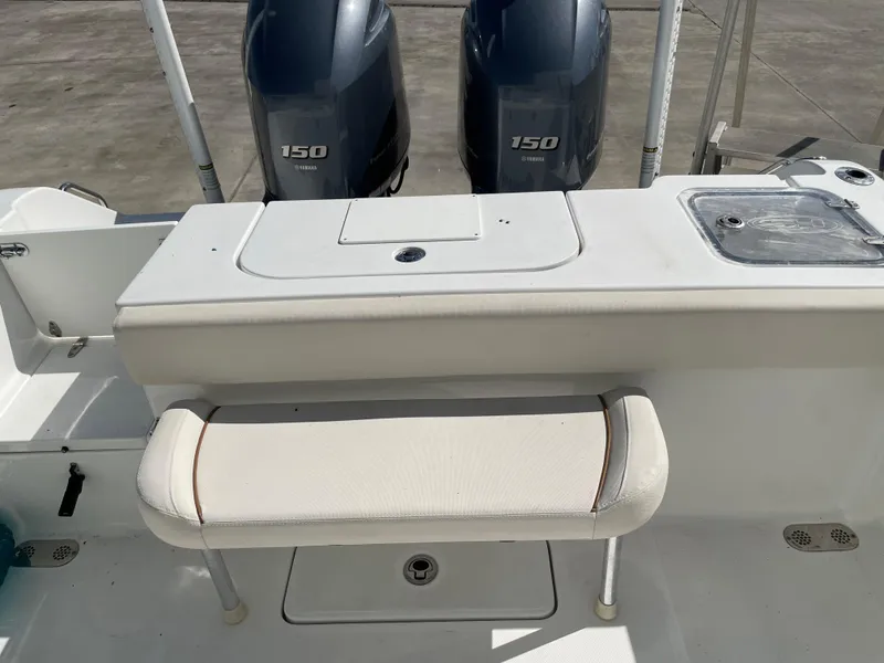 Slide: The Image of 2022 Sea Hunt Gamefish 25 boat with twin Yamaha 150 engines. - 46