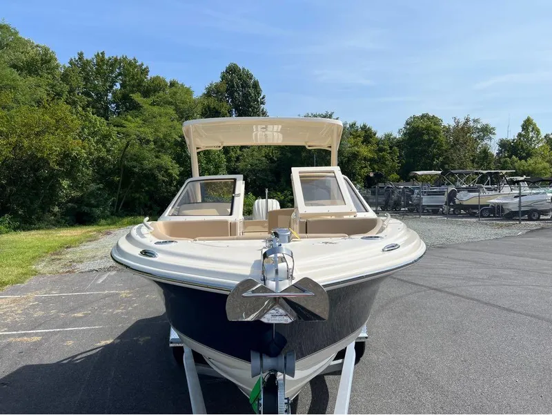 Slide: The Image of Scout 240 Dorado 2025 - 10