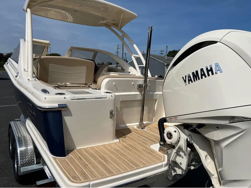 Slide: The Image of Scout 240 Dorado 2025 - 18