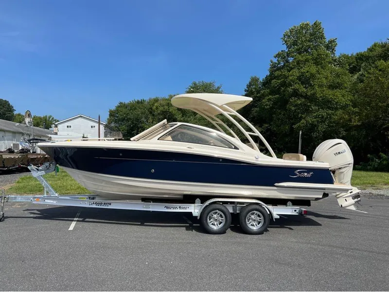 Slide: The Image of Scout 240 Dorado 2025 - 6