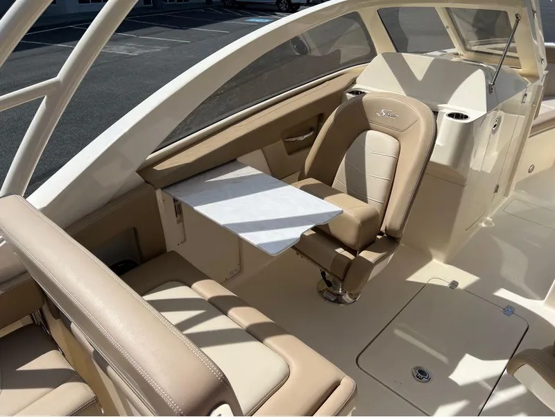 Slide: The Image of Scout 240 Dorado 2025 - 7