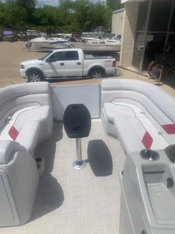 Slide: The Image of SunCatcher Select 22RC 2023 - 6