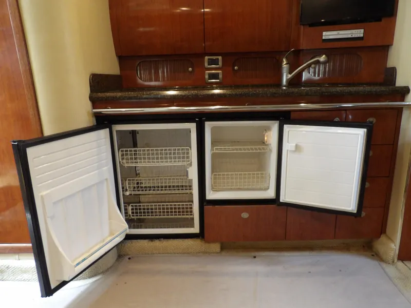 Slide: The Image of Sea Ray 360 Sundancer 2005 - 58