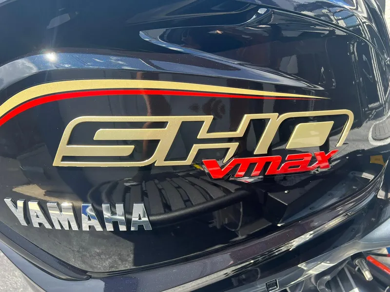 Slide: The Image of Yamaha SHO VMAX engine on 2025 JC 26 SportToon TT DSL boat. - 6
