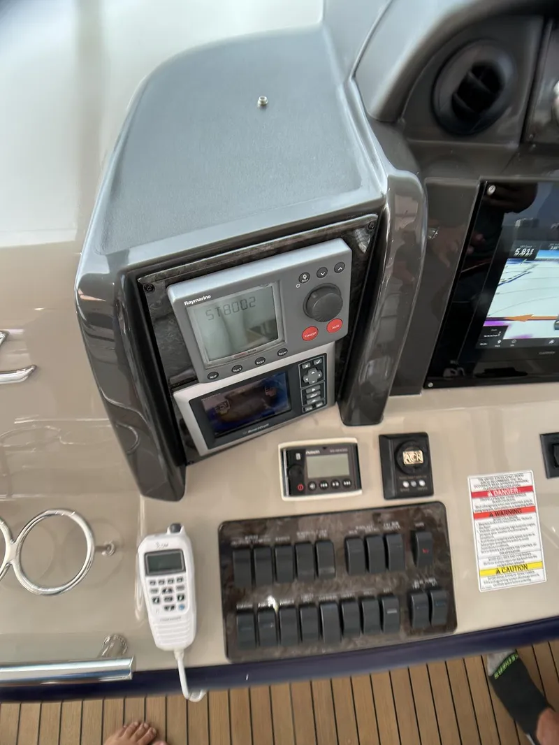 Slide: The Image of Sea Ray 480 Sundancer 2008 - 35