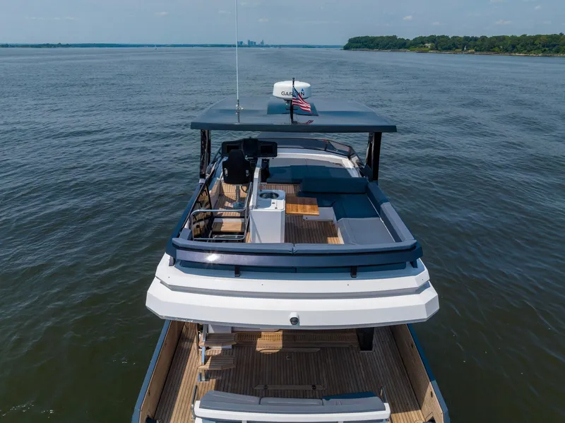 Slide: The Image of Flybridge - 10