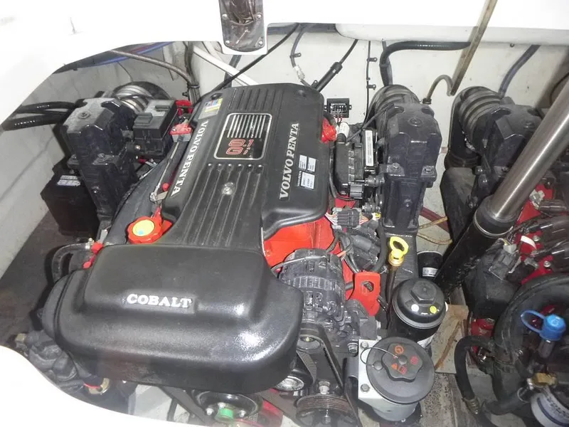 Slide: The Image of 2011 Cobalt 303 Day Cruiser for sale in Gilford, NH - 23