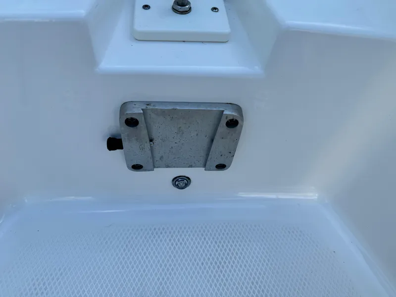 Slide: The Image of Robalo R242 Explorer 2022 - 26