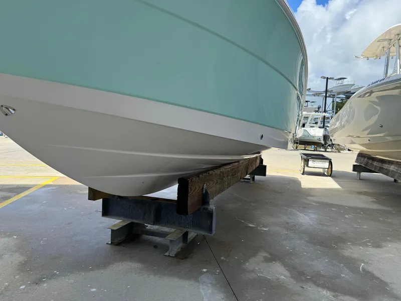 Slide: The Image of Robalo R242 Explorer 2022 - 3