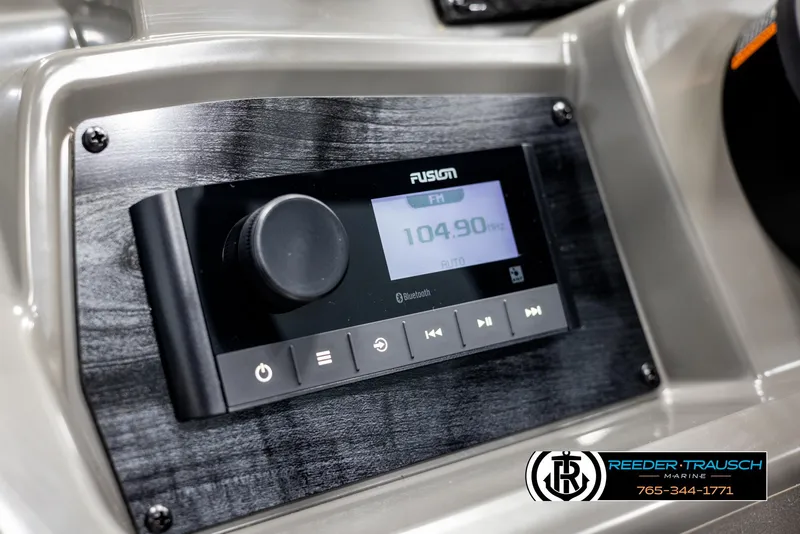 Slide: The Image of Avalon VLS QL 2025 dashboard with Fusion radio display, showing FM 104.9. - 29