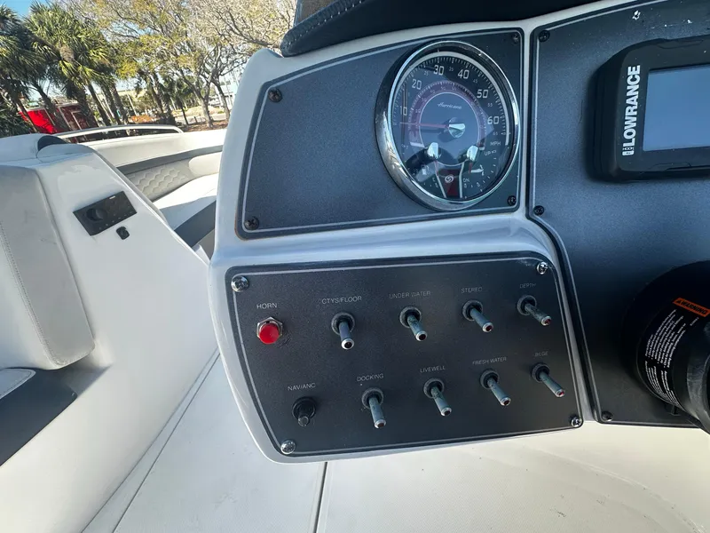 Slide: The Image of Dashboard of 2022 Hurricane SS 192RL boat with control panel and gauges. - 8