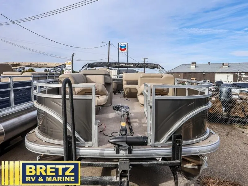 Slide: The Image of Fishin' Barge 20 DLX 2025 - 3