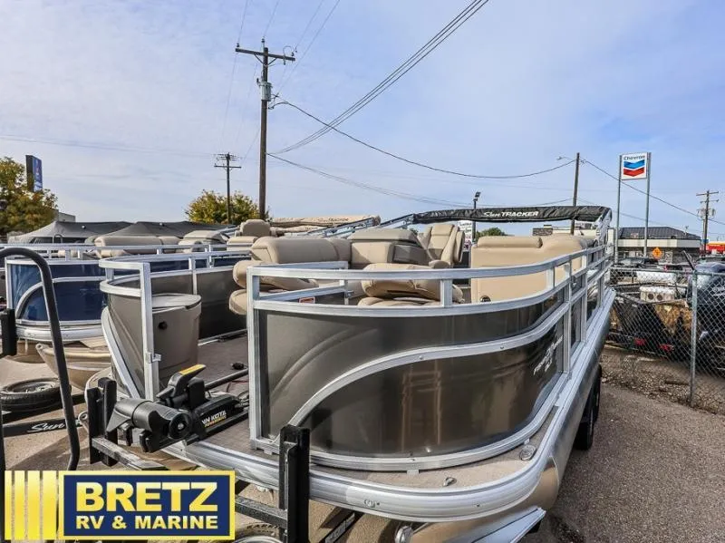 Slide: The Image of Fishin' Barge 20 DLX 2025 - 4