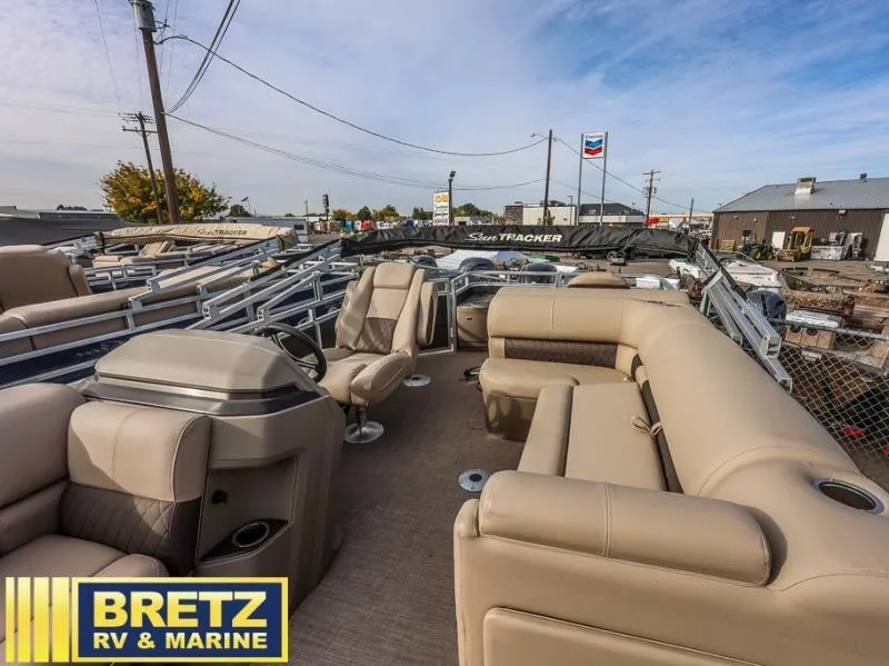 Slide: The Image of Fishin' Barge 20 DLX 2025 - 7