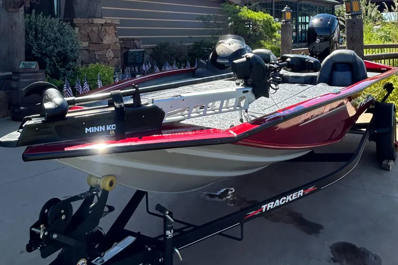 Slide: The Image of Tracker Pro Team 195XTE 2020 - 3