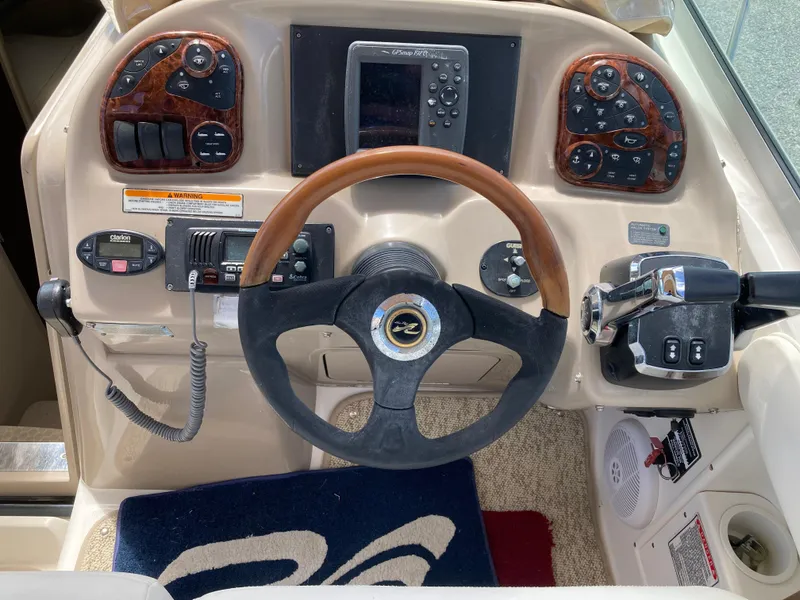 Slide: The Image of Sea Ray Sundancer 2004 - 16