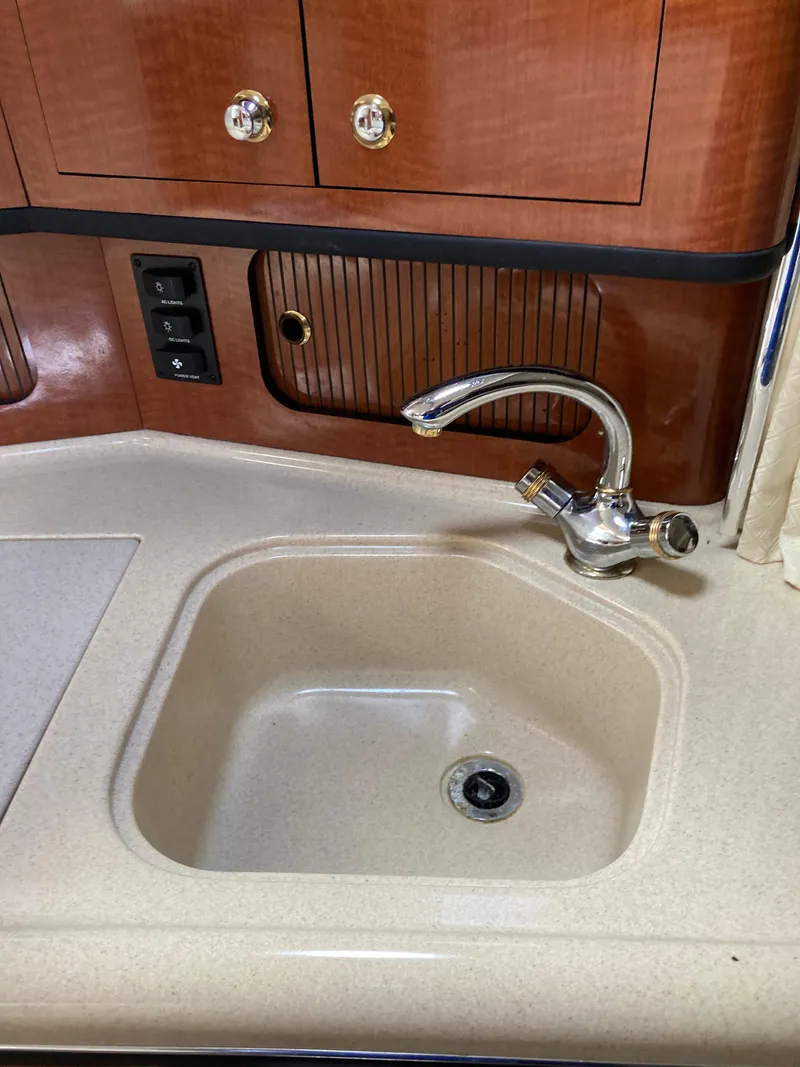 Slide: The Image of Sea Ray Sundancer 2004 - 27