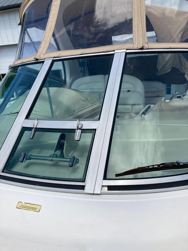 Slide: The Image of Sea Ray Sundancer 2004 - 5