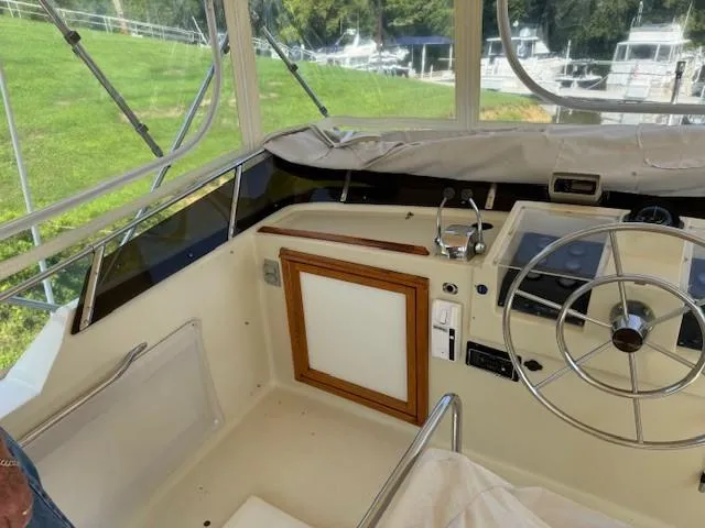 Slide: The Image of Trojan 44 Motoryacht 1982 - 11