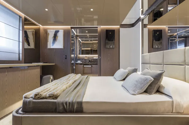 Slide: The Image of Custom SAETTA 106' 2025 - 26