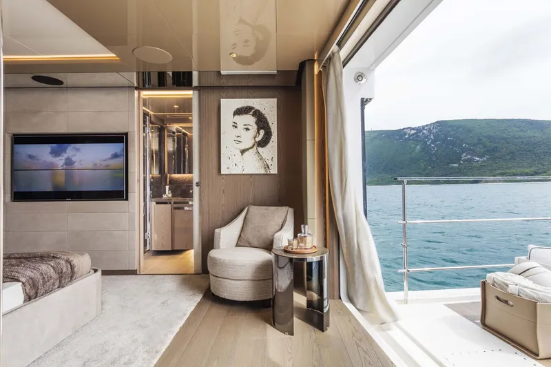 Slide: The Image of Custom SAETTA 106' 2025 - 33