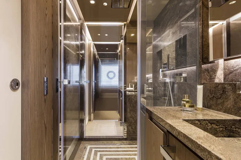 Slide: The Image of Custom SAETTA 106' 2025 - 37