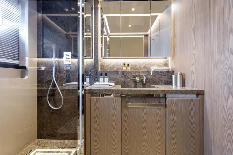 Slide: The Image of Custom SAETTA 106' 2026 - 25