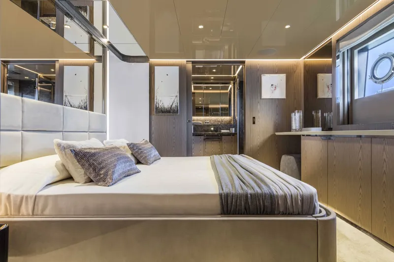 Slide: The Image of Custom SAETTA 106' 2026 - 27