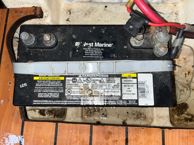 Slide: The Image of Marine battery in a 2005 Beneteau Oceanis Clipper 373 sailboat. - 20