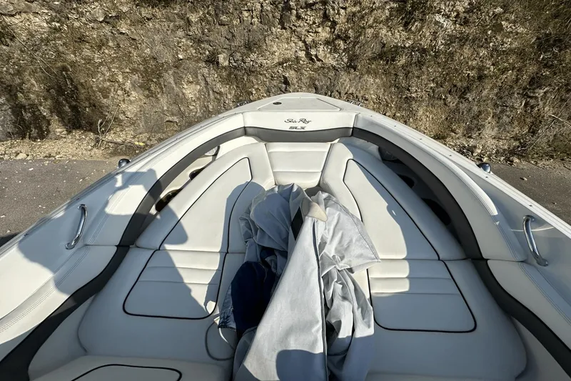 Slide: The Image of Sea Ray 290 SLX 2006 - 16