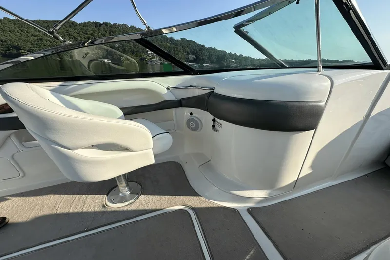 Slide: The Image of Sea Ray 290 SLX 2006 - 7