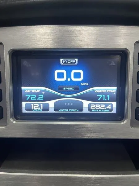 Slide: The Image of MasterCraft X23 2017 - 14