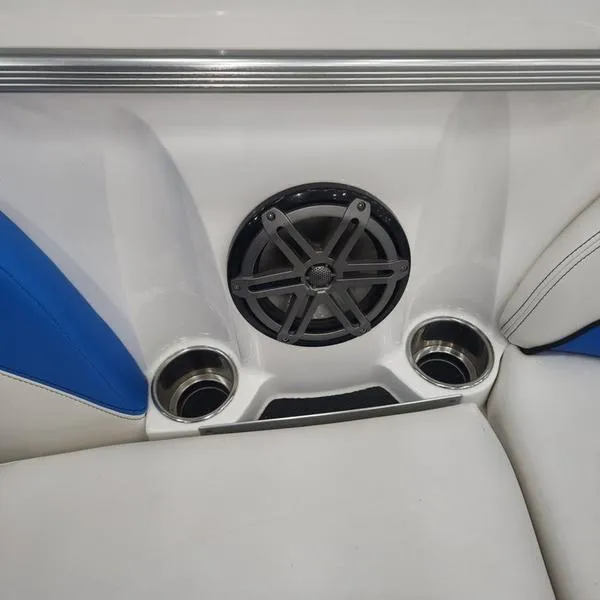 Slide: The Image of MasterCraft X23 2017 - 22