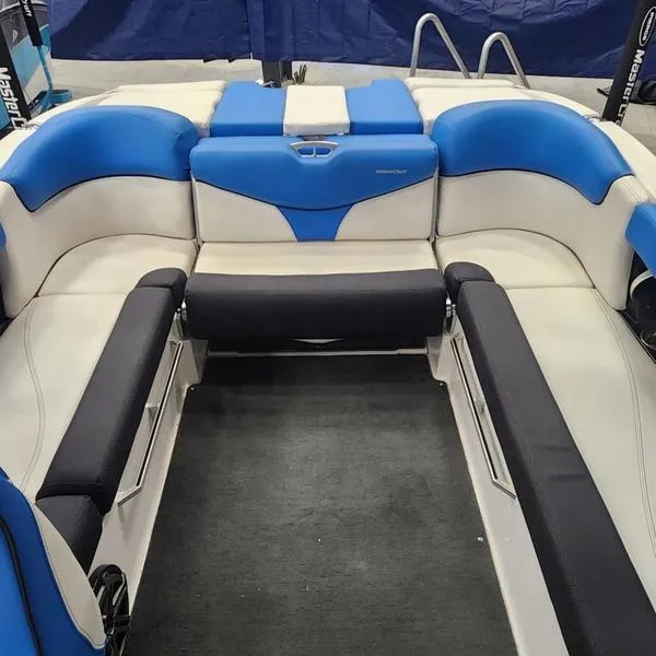 Slide: The Image of MasterCraft X23 2017 - 26