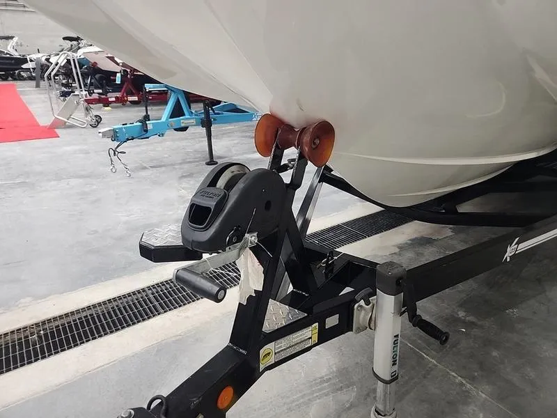 Slide: The Image of MasterCraft X23 2017 - 28