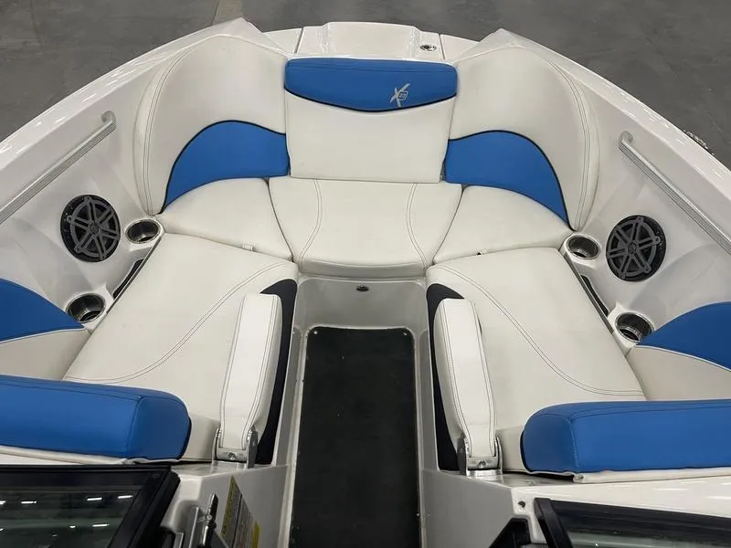 Slide: The Image of MasterCraft X23 2017 - 3