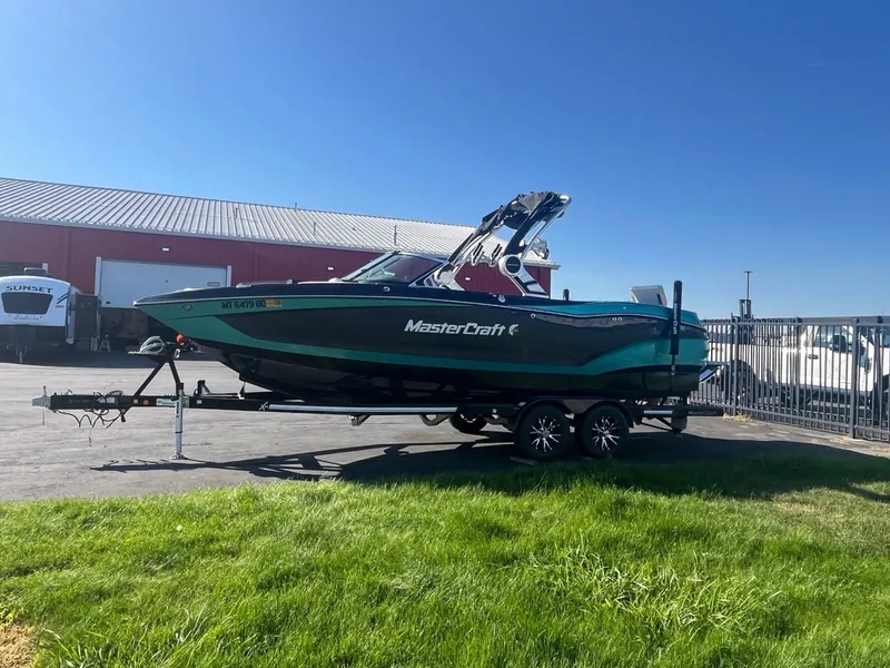 The Image of MasterCraft X24 2019 - 1